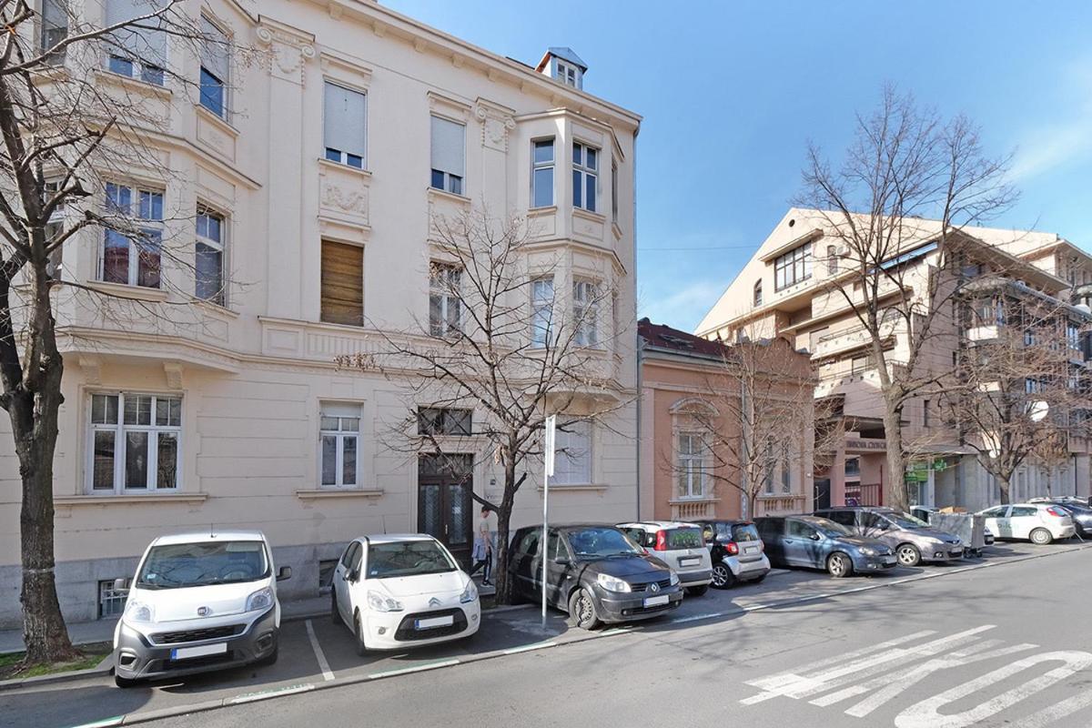 Ikar Apartments Belgrade Extérieur photo