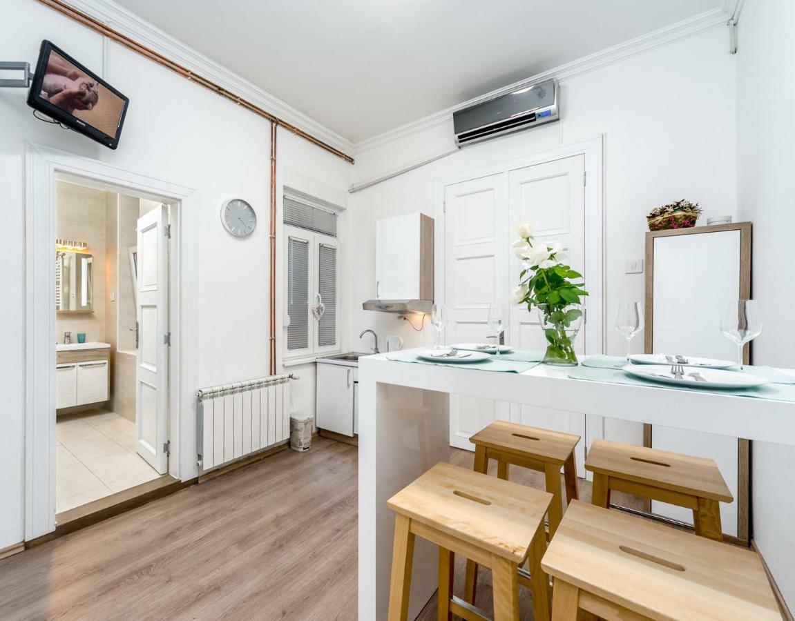 Ikar Apartments Belgrade Extérieur photo